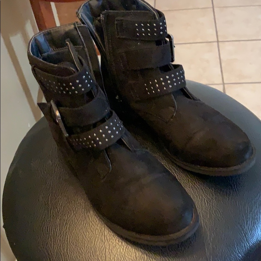 Boot - Picture 2 of 2